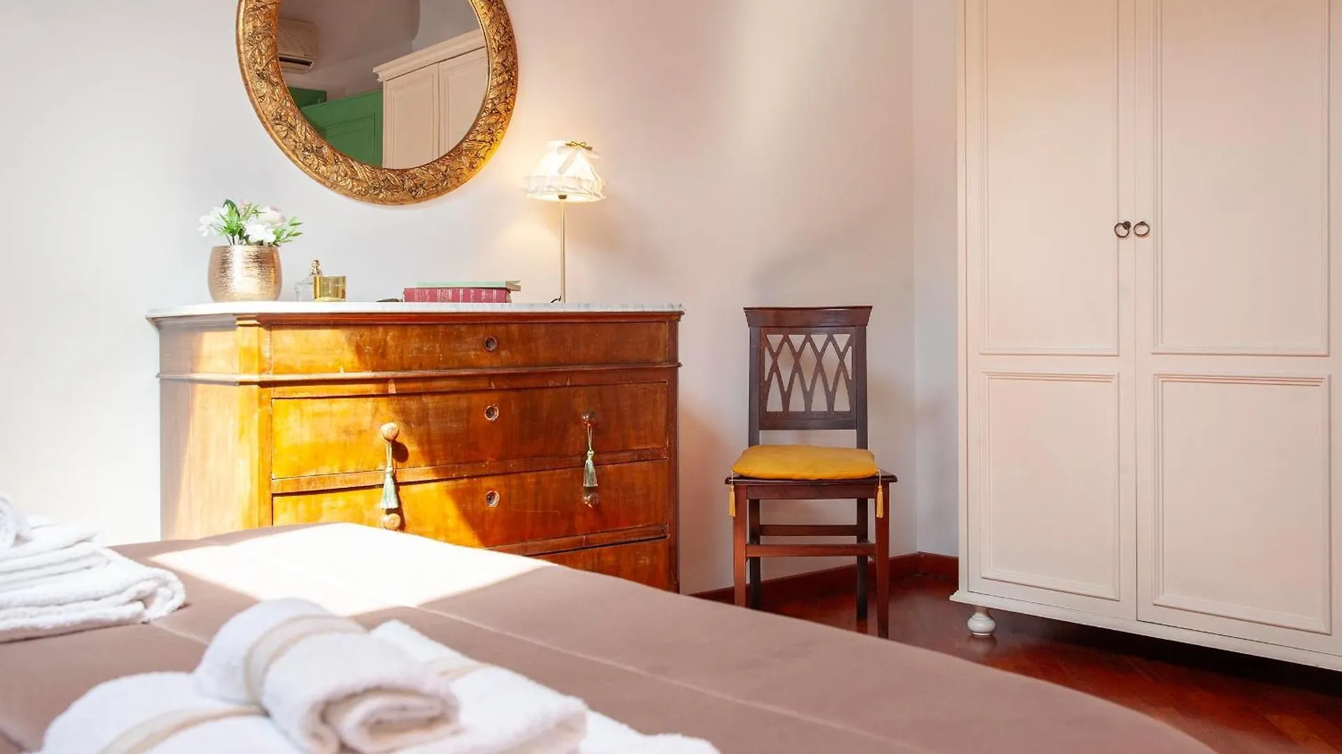 Politeama Palermo Central House Historic Center Apartment