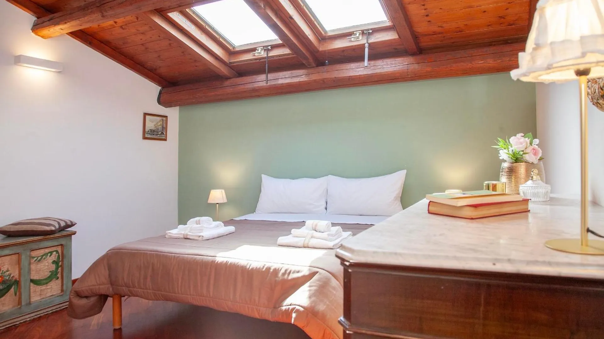 Politeama Palermo Central House Historic Center 0*,  איטליה